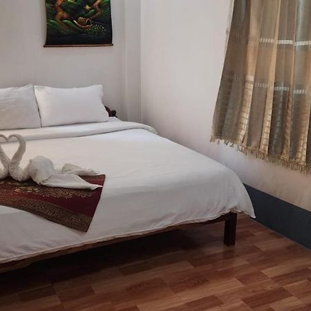 Thip Phavanh Guesthouse Pakbeng Exterior photo